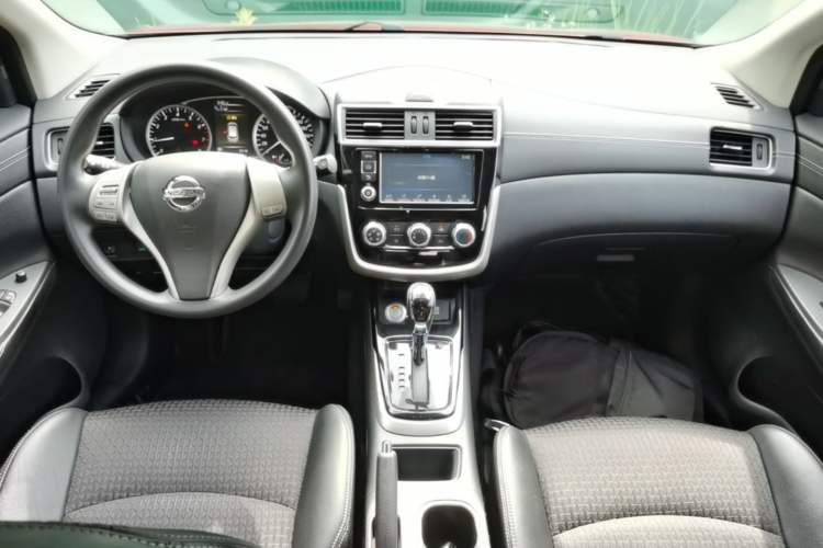 Used Nissan Tiida 2016 1.6L CVT Smart Drive Edition Center Console