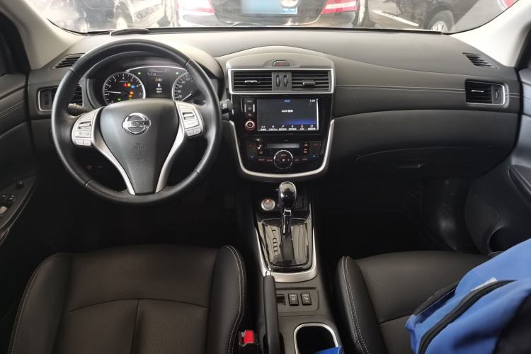 Used Nissan Tiida 2016 1.6L CVT ZhiZun Edition Center Console