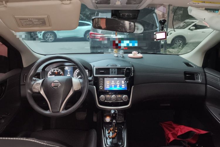 Used Nissan Tiida 2016 1.6L CVT Smart Drive Edition Center Console