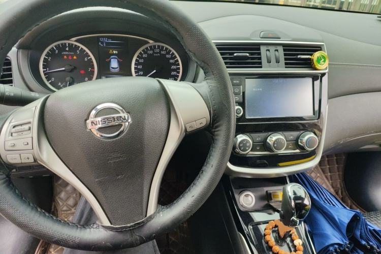 Used Nissan Tiida 2016 1.6L CVT Smart Drive Edition Center Console