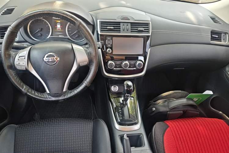 Used Nissan Tiida 2016 1.6L CVT Smart Drive Edition Center Console