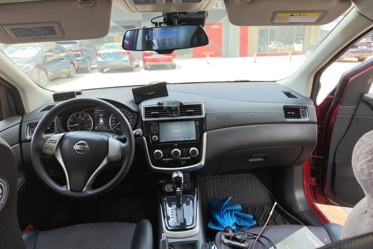 Used Nissan Tiida 2016 1.6L CVT Smart Drive Edition Center Console