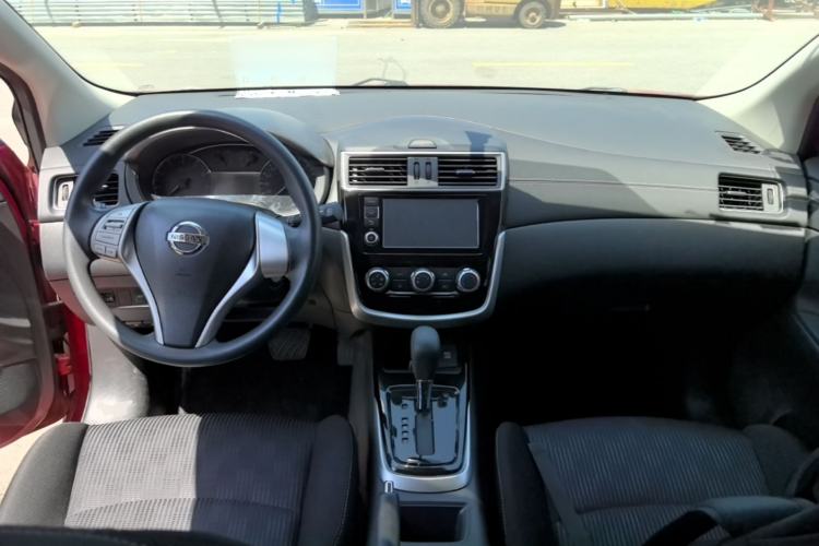 Used Nissan Tiida 2016 1.6L CVT Cool Dynamic Edition Center Console