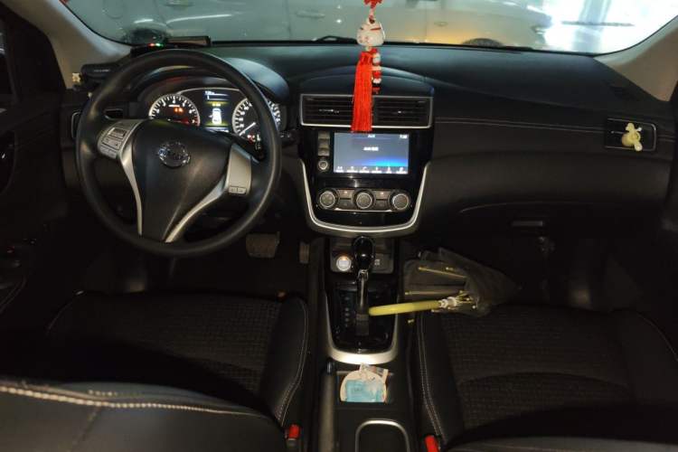 Used Nissan Tiida 2016 1.6L CVT Smart Drive Edition Center Console