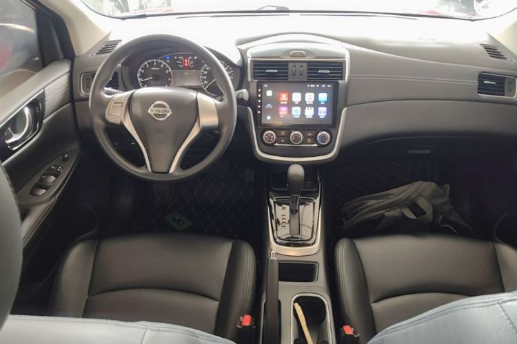 Used Nissan Tiida 2016 1.6L CVT Cool Dynamic Edition Center Console
