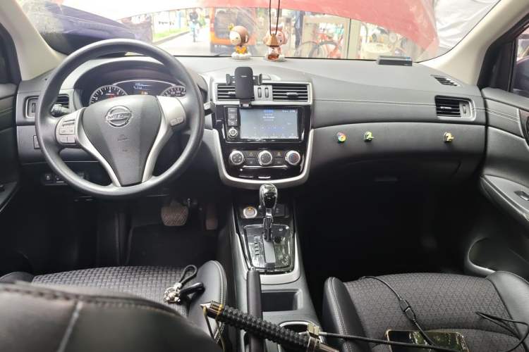 Used Nissan Tiida 2016 1.6L CVT Smart Drive Edition Center Console