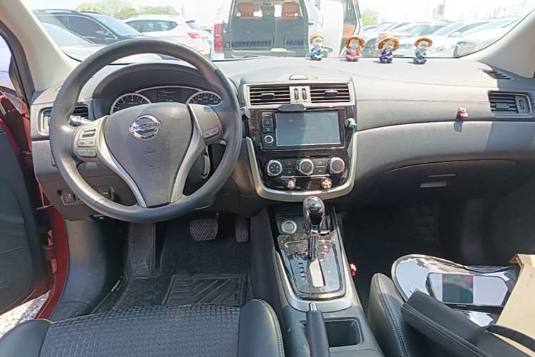 Used Nissan Tiida 2016 1.6L CVT Smart Drive Edition Center Console