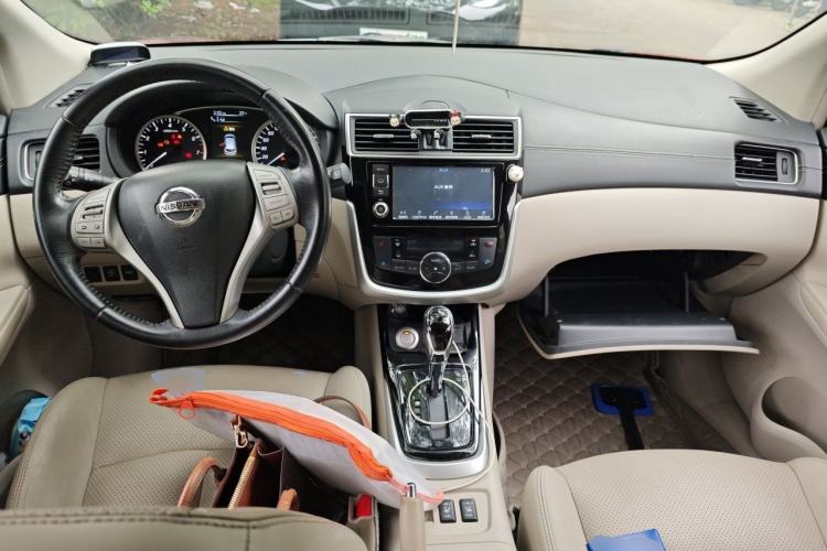 Used Nissan Tiida 2016 1.6L CVT ZhiZun Edition Center Console