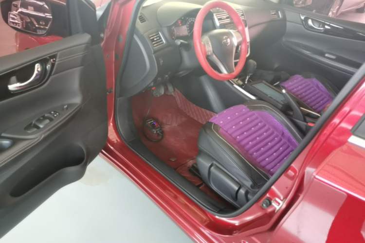 Used Nissan Tiida 2016 1.6L CVT Cool Dynamic Edition Driver Seat