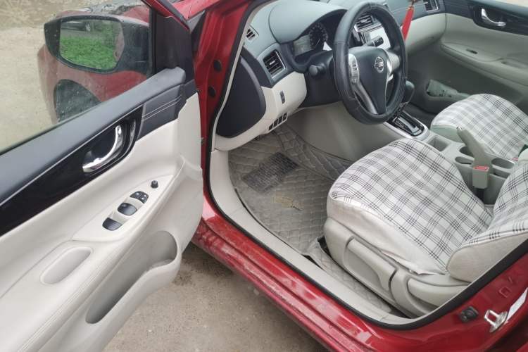 Used Nissan Tiida 2016 1.6L CVT Joyride Edition Driver Seat