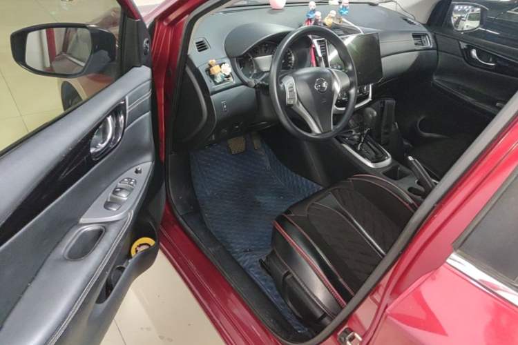Used Nissan Tiida 2016 1.6L CVT Cool Dynamic Edition Driver Seat