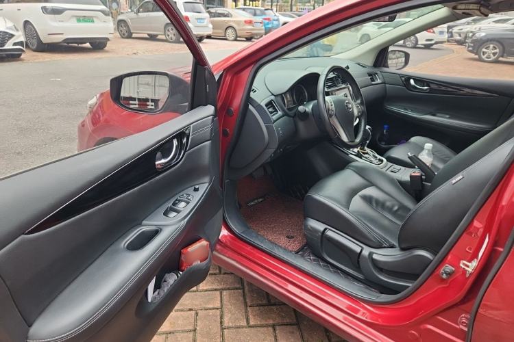 Used Nissan Tiida 2016 1.6L CVT ZhiZun Edition Driver Seat