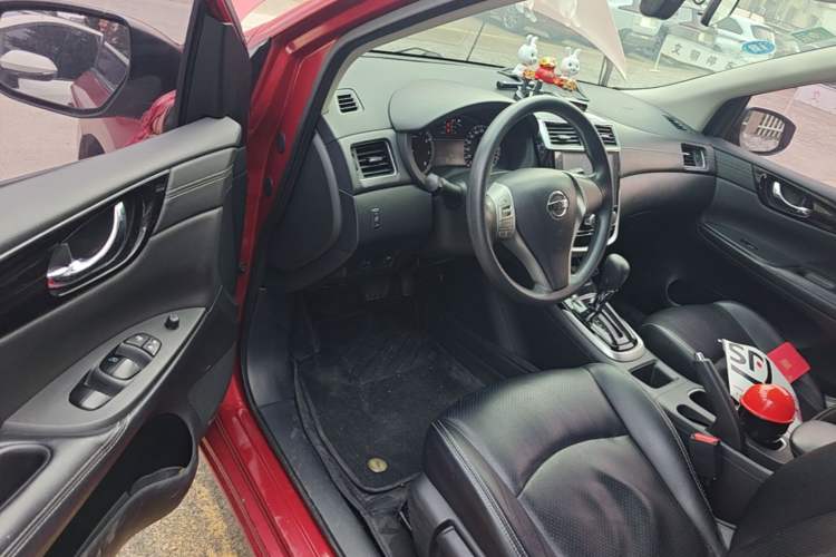 Used Nissan Tiida 2016 1.6L CVT Cool Dynamic Edition Driver Seat
