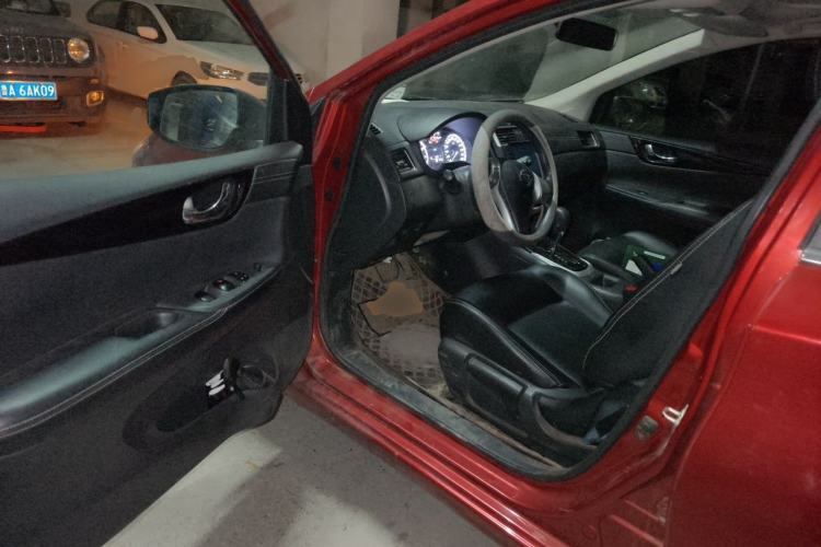 Used Nissan Tiida 2016 1.6L CVT Cool Dynamic Edition Driver Seat