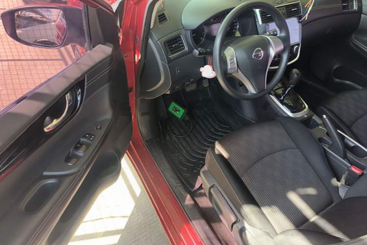 Used Nissan Tiida 2016 1.6L CVT Cool Dynamic Edition Driver Seat