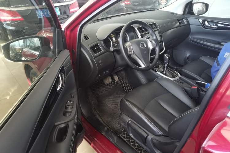 Used Nissan Tiida 2016 1.6L CVT ZhiZun Edition Driver Seat