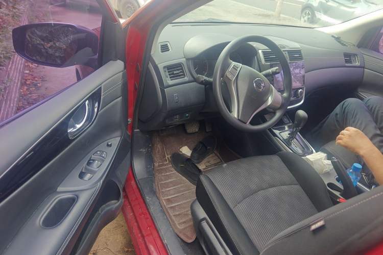 Used Nissan Tiida 2016 1.6L CVT Cool Dynamic Edition Driver Seat