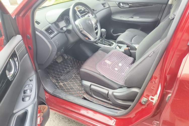 Used Nissan Tiida 2016 1.6L CVT Cool Dynamic Edition Driver Seat
