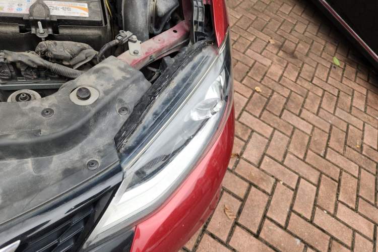 Used Nissan Tiida 2016 1.6L CVT ZhiZun Edition Engine Bay Left