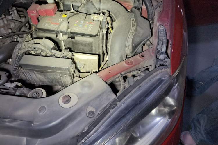 Used Nissan Tiida 2016 1.6L CVT Smart Drive Edition Engine Bay Left