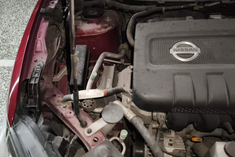 Used Nissan Tiida 2016 1.6L CVT ZhiZun Edition Engine Bay Right