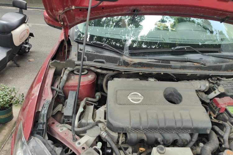 Used Nissan Tiida 2016 1.6L CVT Cool Dynamic Edition Engine Bay Right