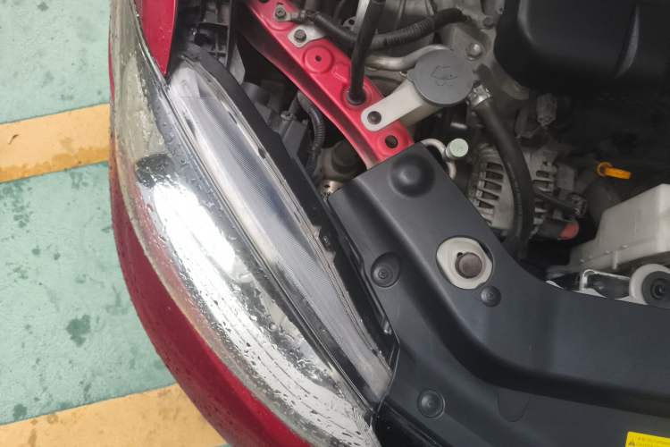 Used Nissan Tiida 2016 1.6L CVT Cool Dynamic Edition Engine Bay Right