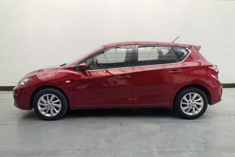 Used Nissan Tiida 2016 1.6L CVT Cool Dynamic Edition Exterior 12