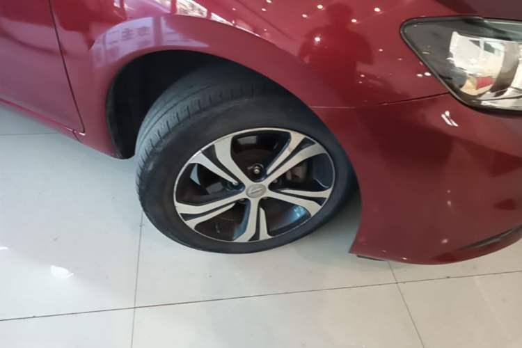 Used Nissan Tiida 2016 1.6L CVT Smart Drive Edition Exterior 2