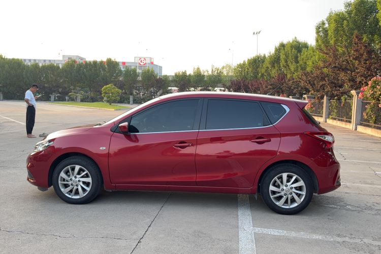 Used Nissan Tiida 2016 1.6L CVT Cool Dynamic Edition Exterior 2