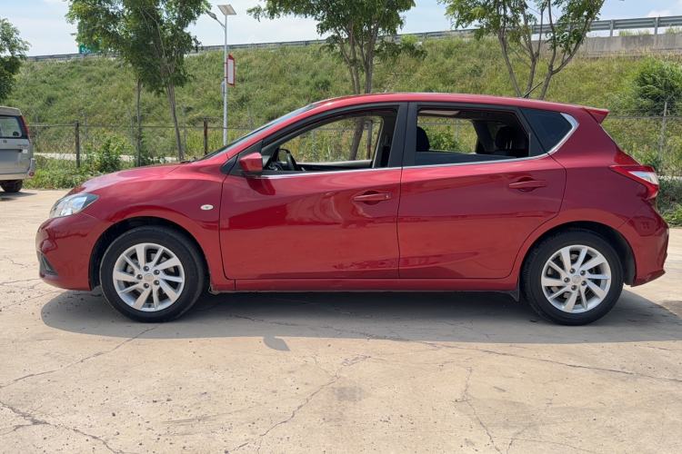 Used Nissan Tiida 2016 1.6L CVT Cool Dynamic Edition Exterior 2