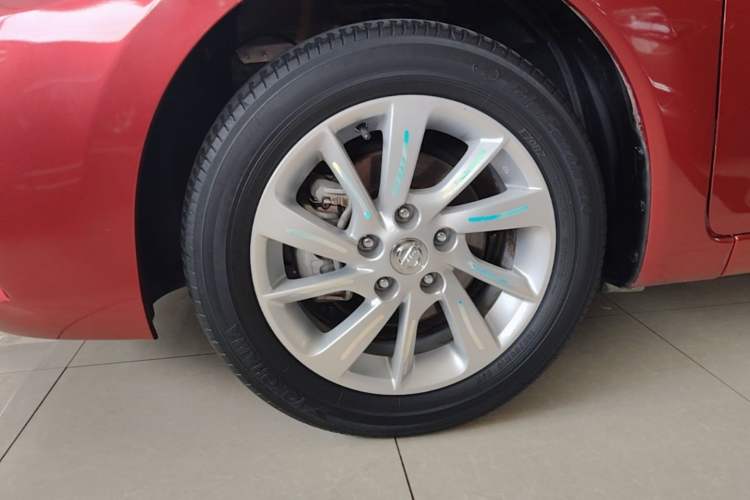 Used Nissan Tiida 2016 1.6L CVT Cool Dynamic Edition Exterior 2