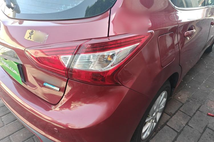Used Nissan Tiida 2016 1.6L CVT Cool Dynamic Edition Exterior 3