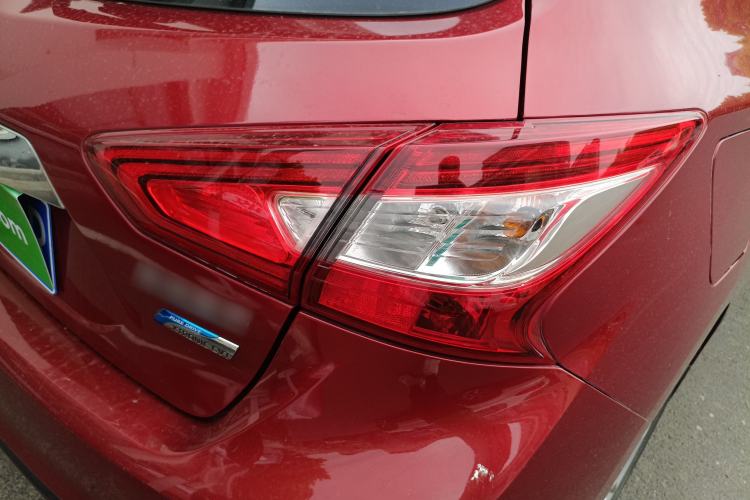 Used Nissan Tiida 2016 1.6L CVT Cool Dynamic Edition Exterior 3