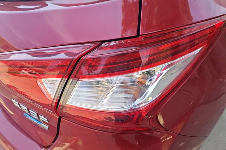 Used Nissan Tiida 2016 1.6L CVT Smart Drive Edition Exterior 3
