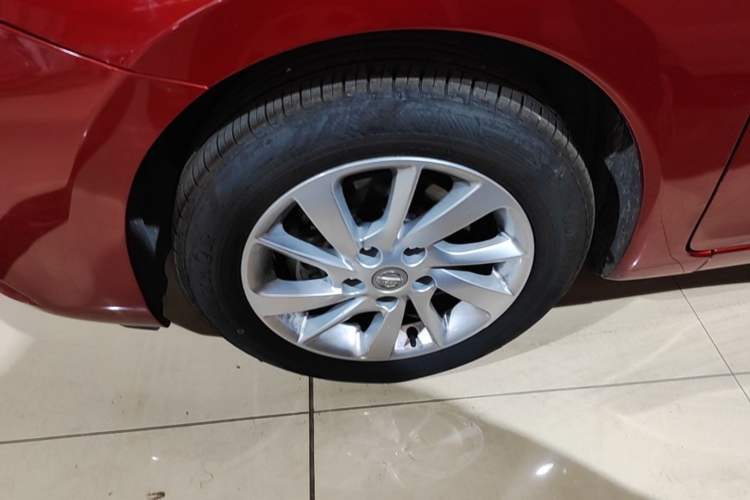 Used Nissan Tiida 2016 1.6L CVT Cool Dynamic Edition Exterior 4