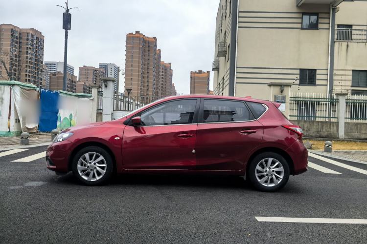 Used Nissan Tiida 2016 1.6L CVT Cool Dynamic Edition Exterior 4