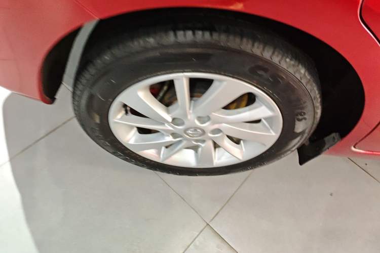 Used Nissan Tiida 2016 1.6L CVT Cool Dynamic Edition Exterior 5