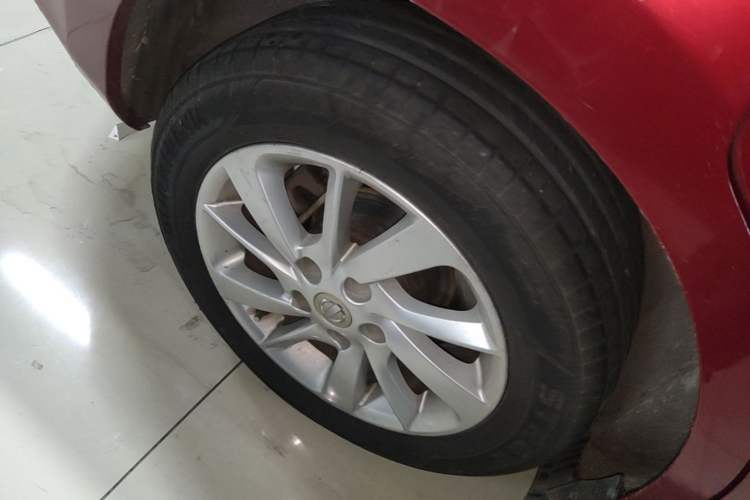 Used Nissan Tiida 2016 1.6L CVT Cool Dynamic Edition Exterior 5