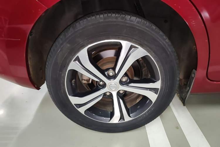 Used Nissan Tiida 2016 1.6L CVT Smart Drive Edition Exterior 5