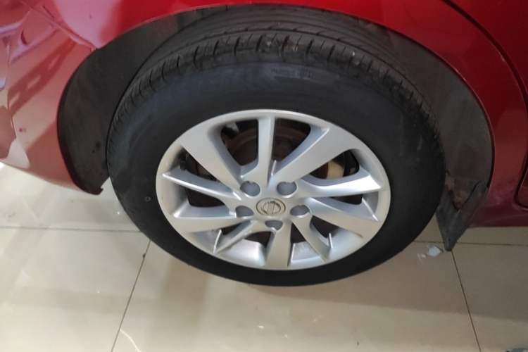 Used Nissan Tiida 2016 1.6L CVT Cool Dynamic Edition Exterior 5