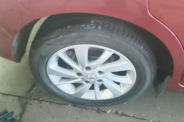 Used Nissan Tiida 2016 1.6L CVT Cool Dynamic Edition Exterior 5