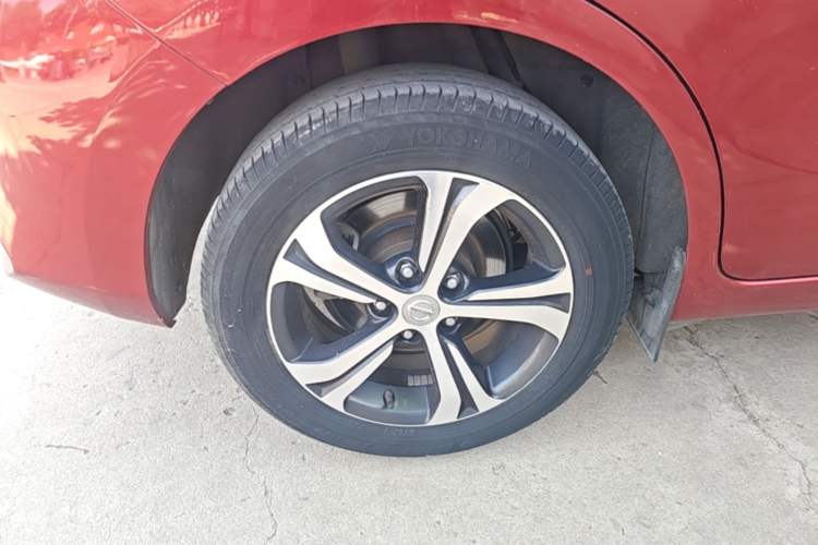 Used Nissan Tiida 2016 1.6L CVT Smart Drive Edition Exterior 5