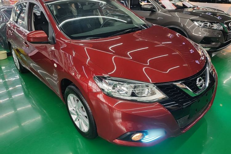 Used Nissan Tiida 2016 1.6L CVT Cool Dynamic Edition Front Right 45 Deg