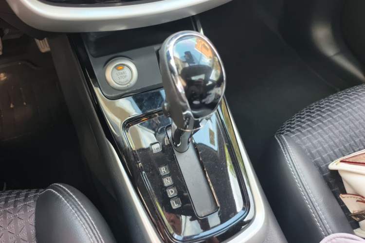 Used Nissan Tiida 2016 1.6L CVT Smart Drive Edition Gear Lever