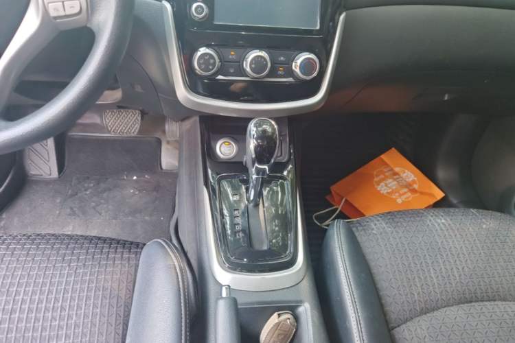 Used Nissan Tiida 2016 1.6L CVT Smart Drive Edition Gear Lever