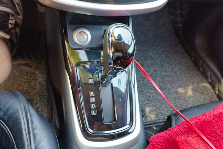 Used Nissan Tiida 2016 1.6L CVT Smart Drive Edition Gear Lever