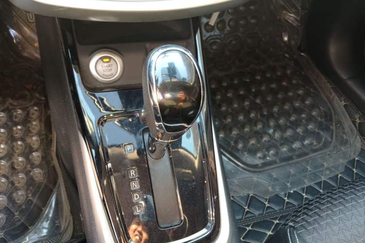Used Nissan Tiida 2016 1.6L CVT Smart Drive Edition Gear Lever