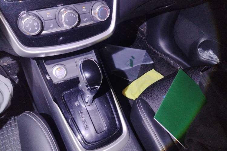 Used Nissan Tiida 2016 1.6L CVT Smart Drive Edition Gear Lever