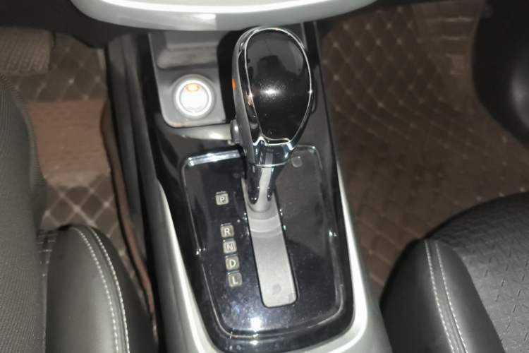 Used Nissan Tiida 2016 1.6L CVT Smart Drive Edition Gear Lever